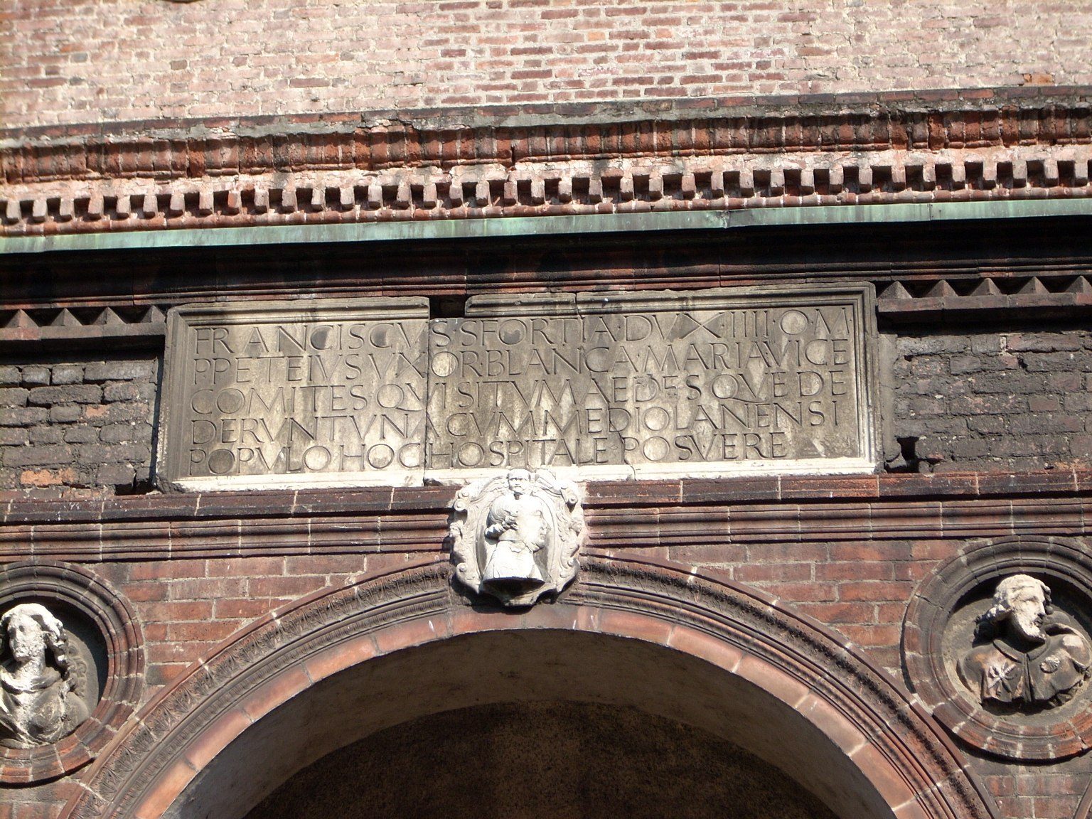 Francesco Sforza and Bianca Maria Visconti memorial tablet, Ca' Granda, Milan - 03.JPG